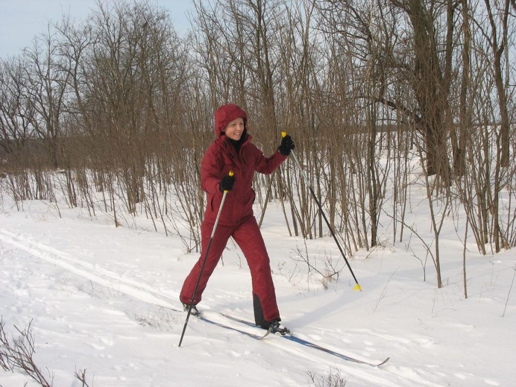 Как выбрать утепленный комбинезон для длительных лыжных прогулок